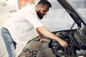 Как поменять масло в двигателе самому пошагово